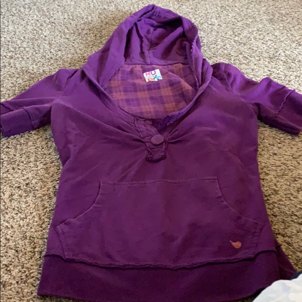 Short sleeved hoodie